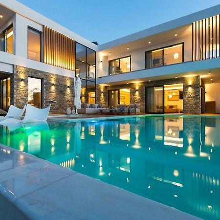 Wave Villa, Beach Front Retreat, By Thinkvilla Pánormos 外观 照片