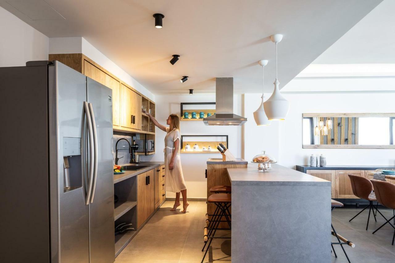 Wave Villa, Beach Front Retreat, By Thinkvilla Pánormos 外观 照片