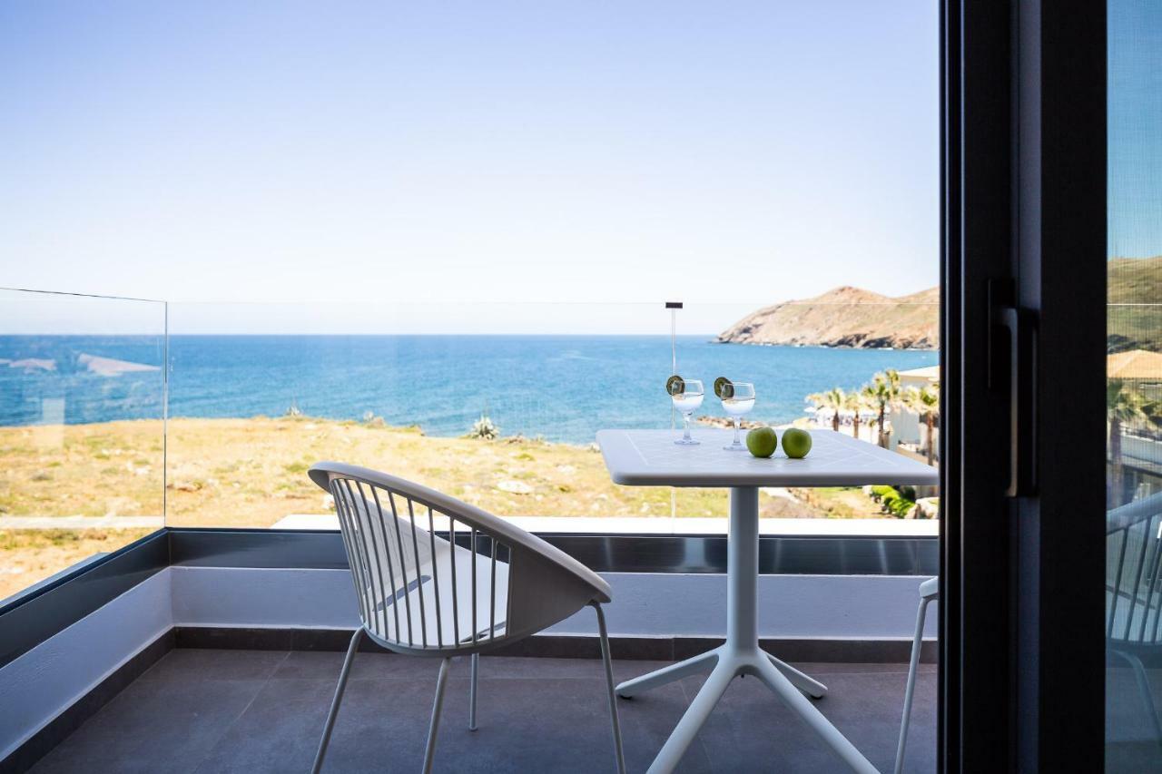 Wave Villa, Beach Front Retreat, By Thinkvilla Pánormos 外观 照片
